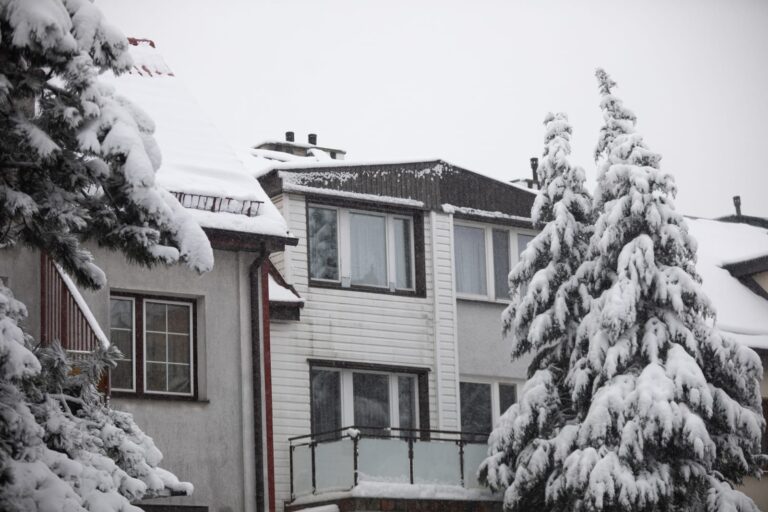 Understanding Barrie's Building Regulations for winter home improvement projects